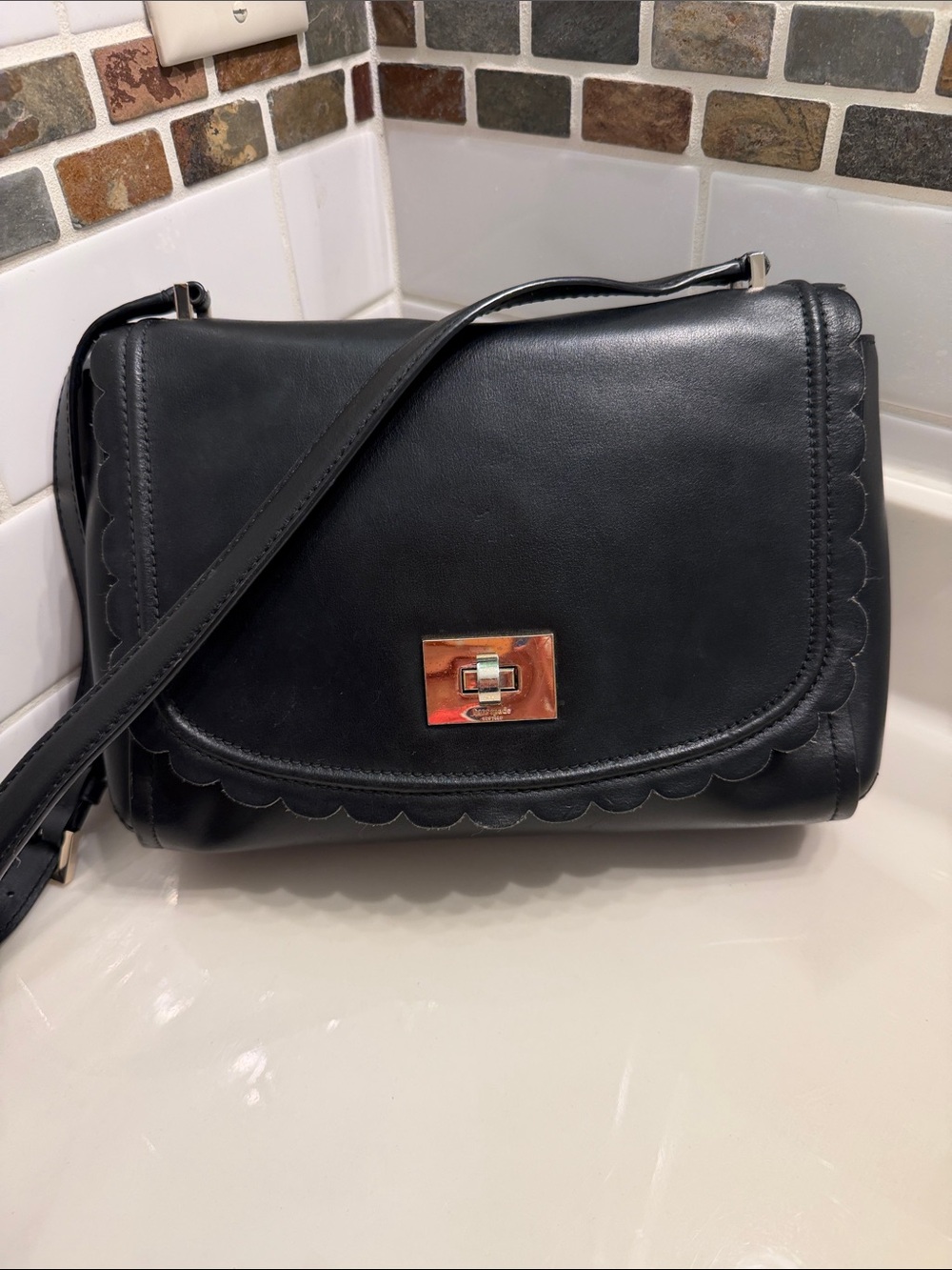 ✨LOW START✨kate spade Black Scalloped Leather Crossbody with Gold-Tone Turn Lock